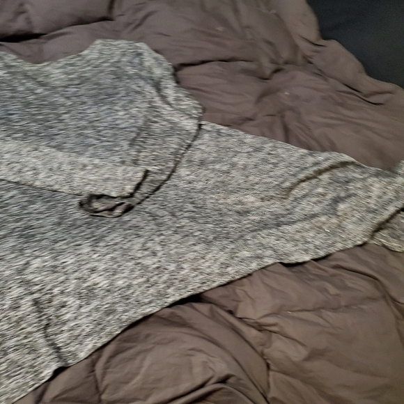 A.N.A long sleeve very flowy bottom blouse - Picture 6 of 7